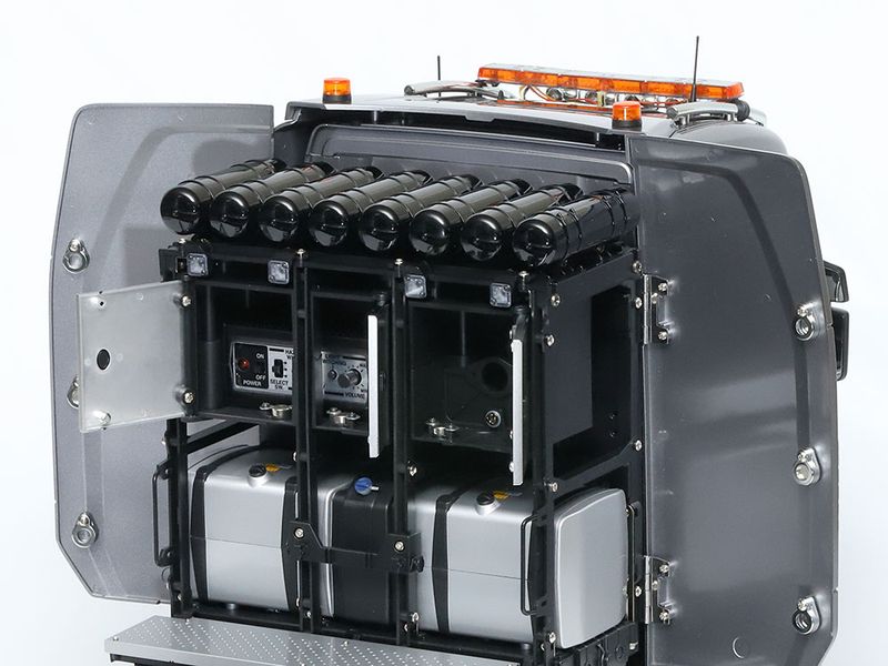 Tamiya 56376 SCANIA 8X4/4 PAINTED GUN METAL