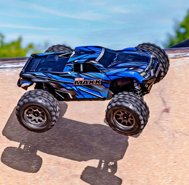Traxxas 1071541 Mini MAXX RTR TQ BL-2s Blue USB-C Charger / 2s L